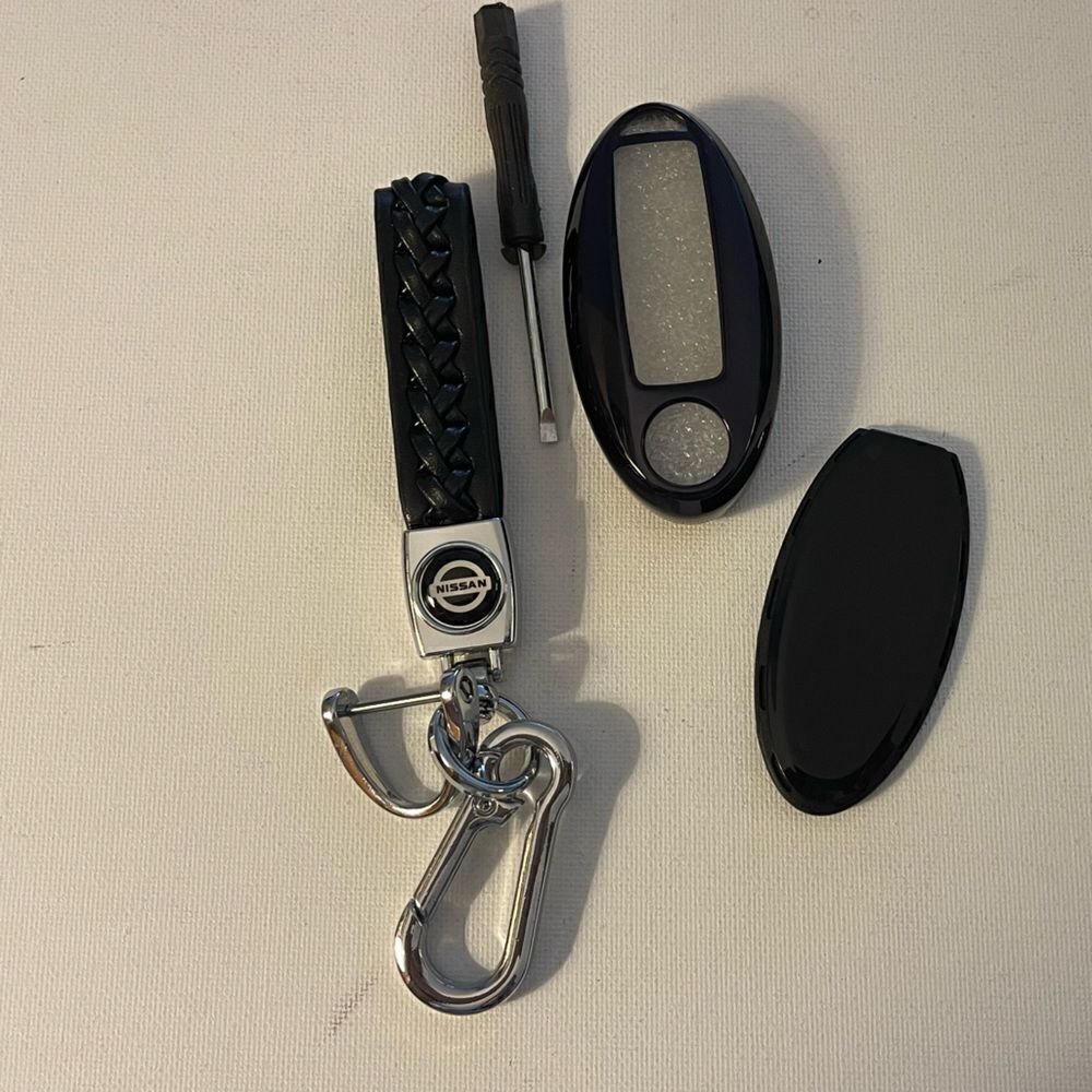 Nissan Logo Key Fob Keychain in Black Leather and Key Fob Cover in Black NWT
